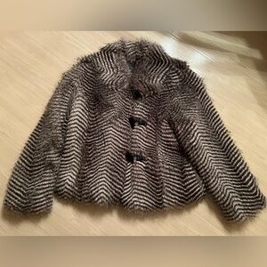 Rachel Zoe NWT Faux Fur Toggle Coat Black&White Chevron Size M 🩶